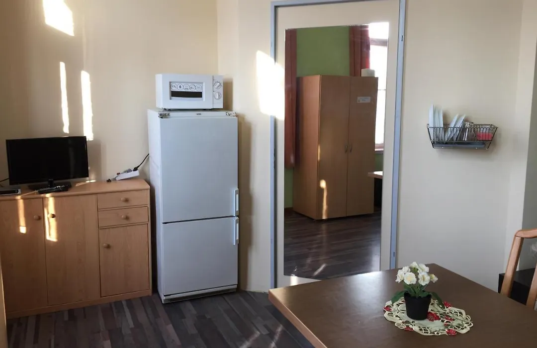 Preiswerte-Zimmer mit Bad-Miniküche, 24-7 Self Check In-1